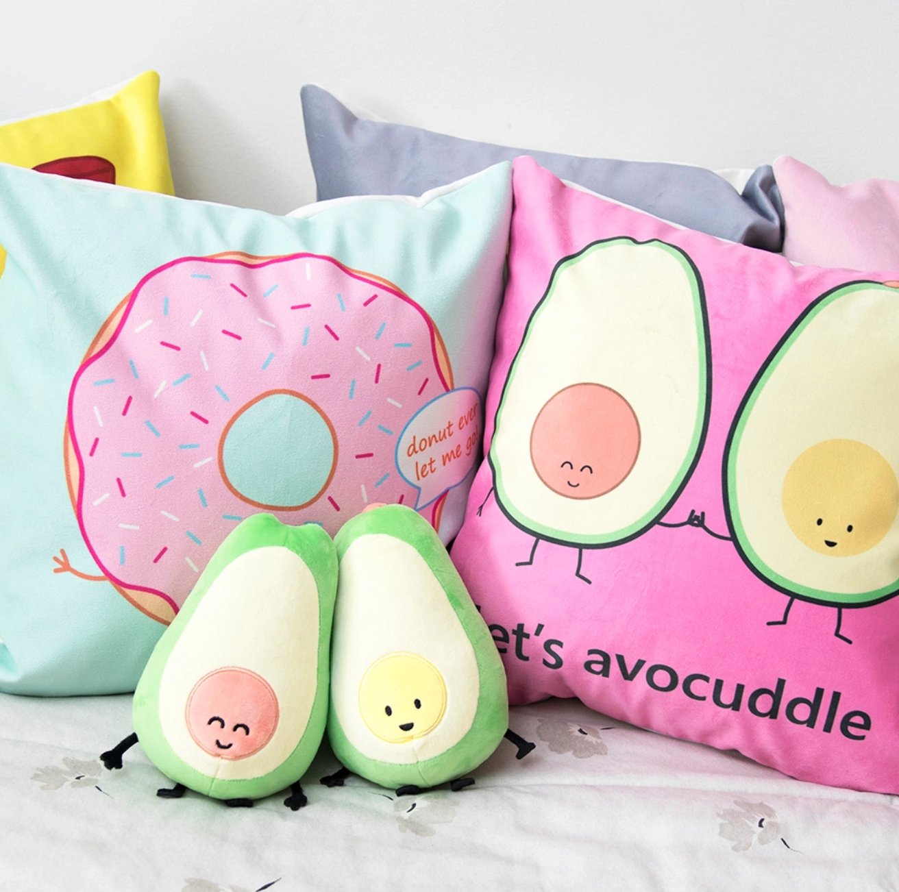 Avocuddle plush 2024